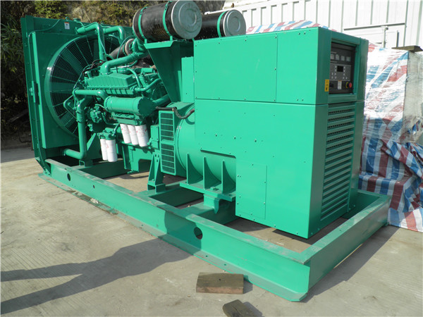 石台出租发电机-进口柴油发电机组与国产柴油发电机组的区别