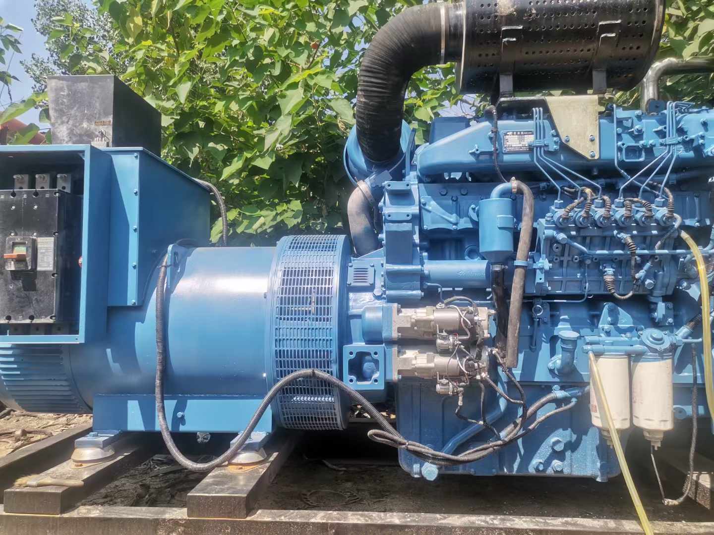 石台详细说明降低 800kW 柴油发电机输出电流波动的方法